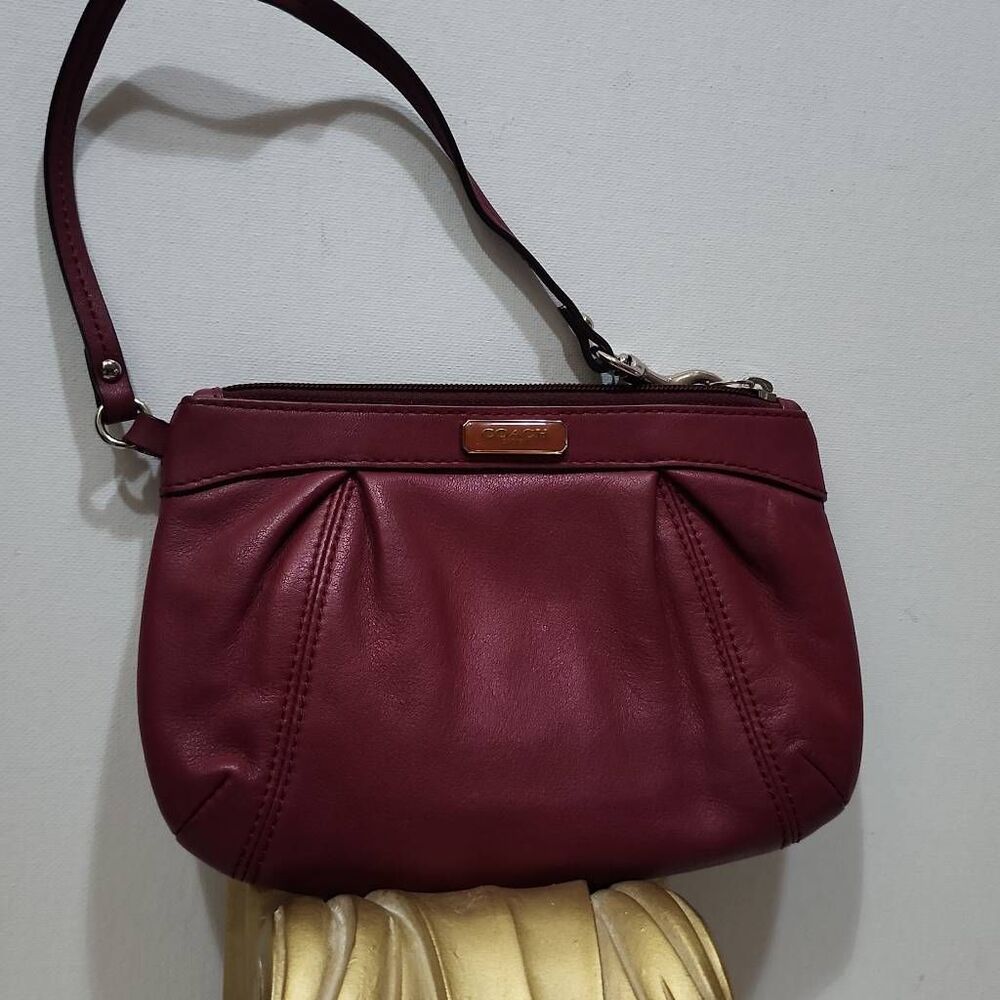 VINTAGE Coach Simone Burgundy pleated leather Wristlet Y2K